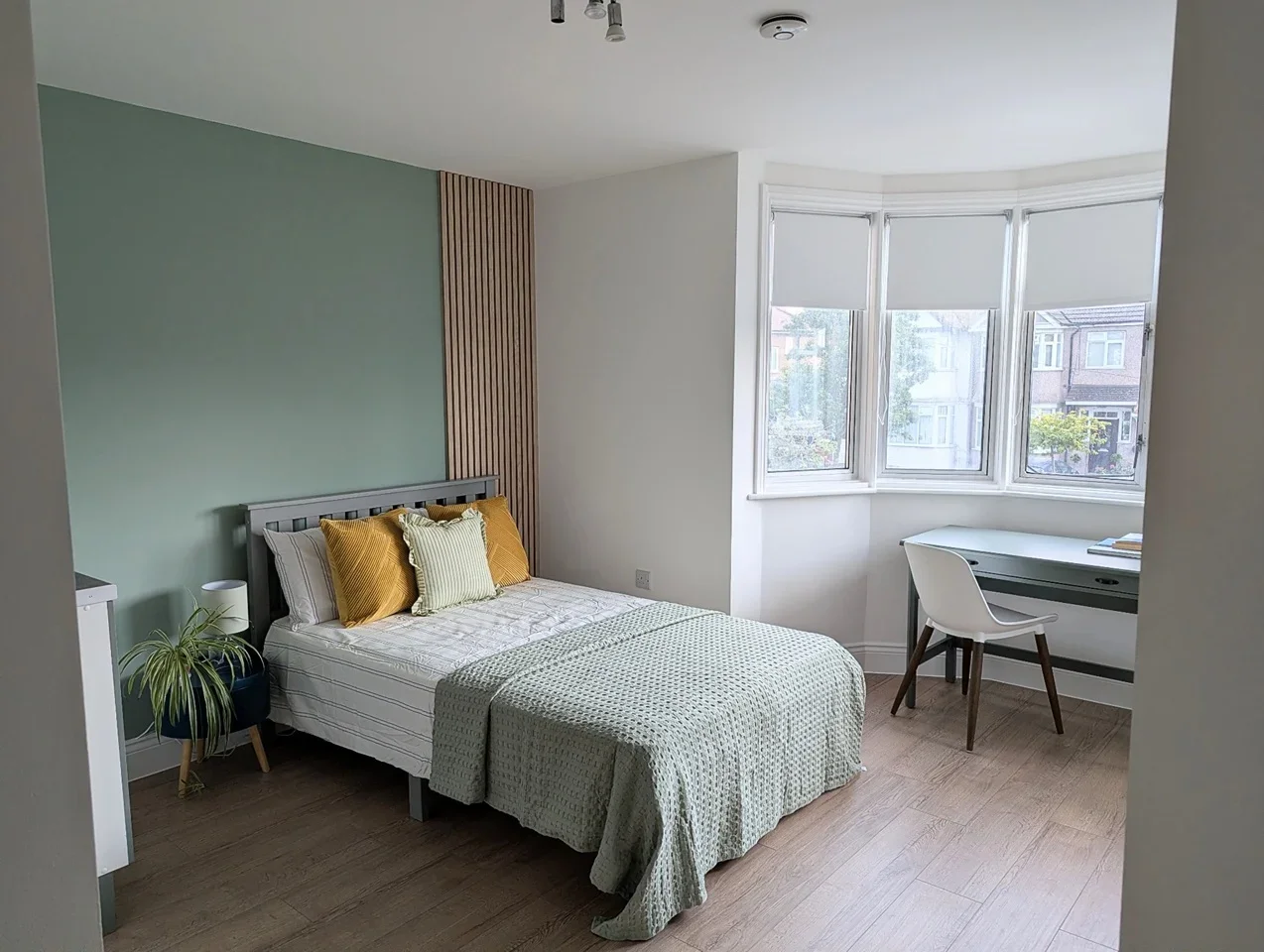Room Ashcombe Park in Greater London