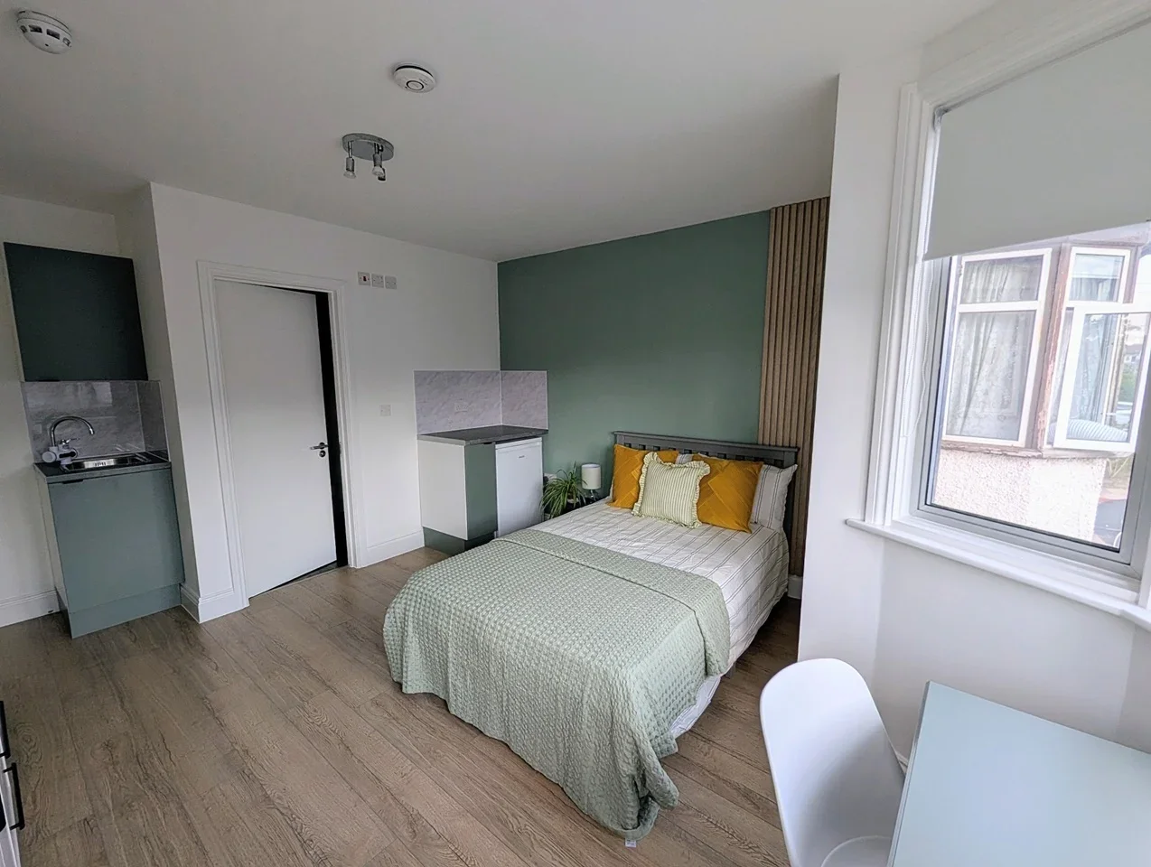 Room Ashcombe Park in Greater London