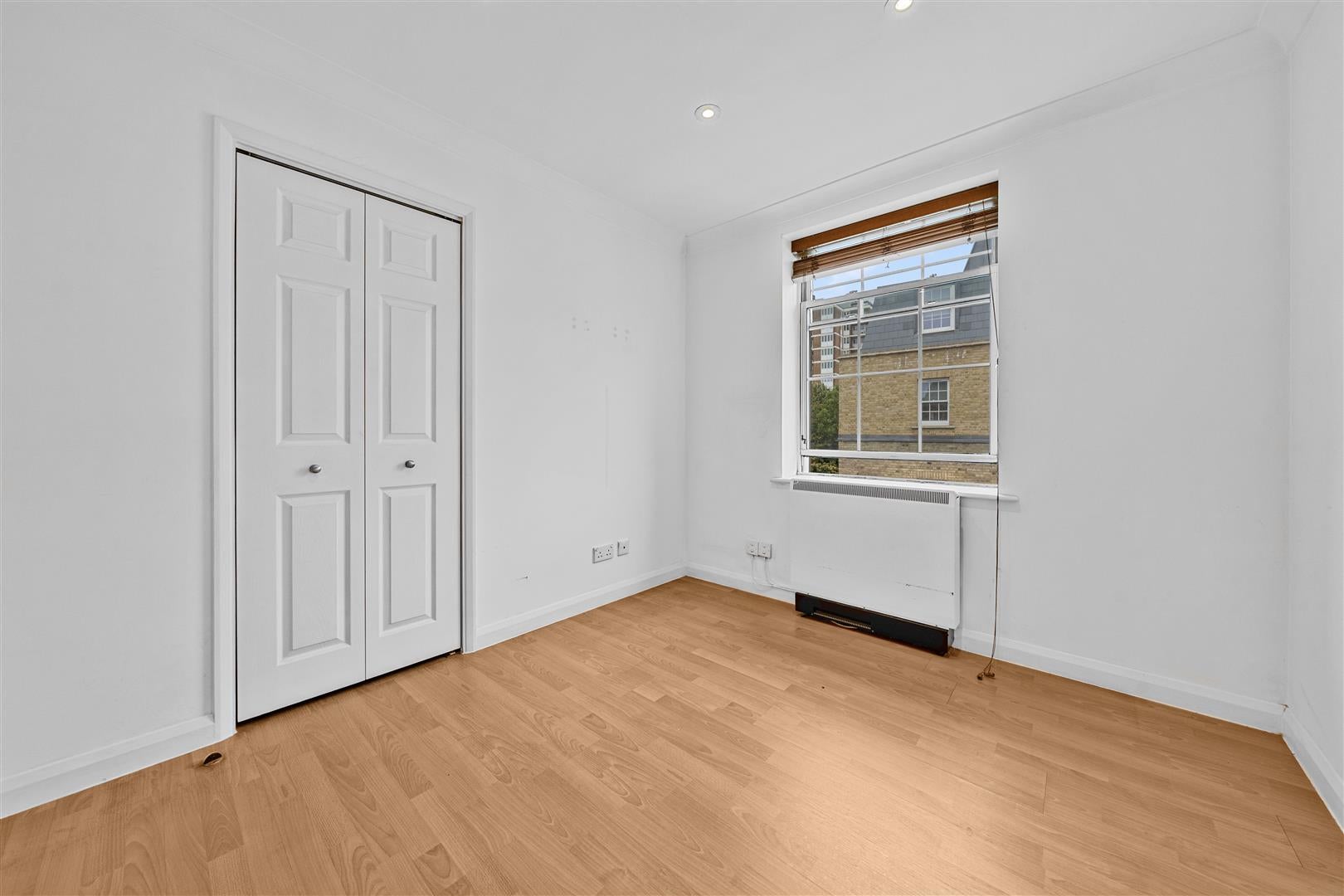Flat Trinity Street in Greater London