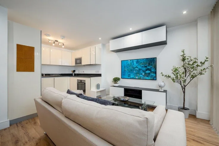 Flat Arthur Road in Greater London