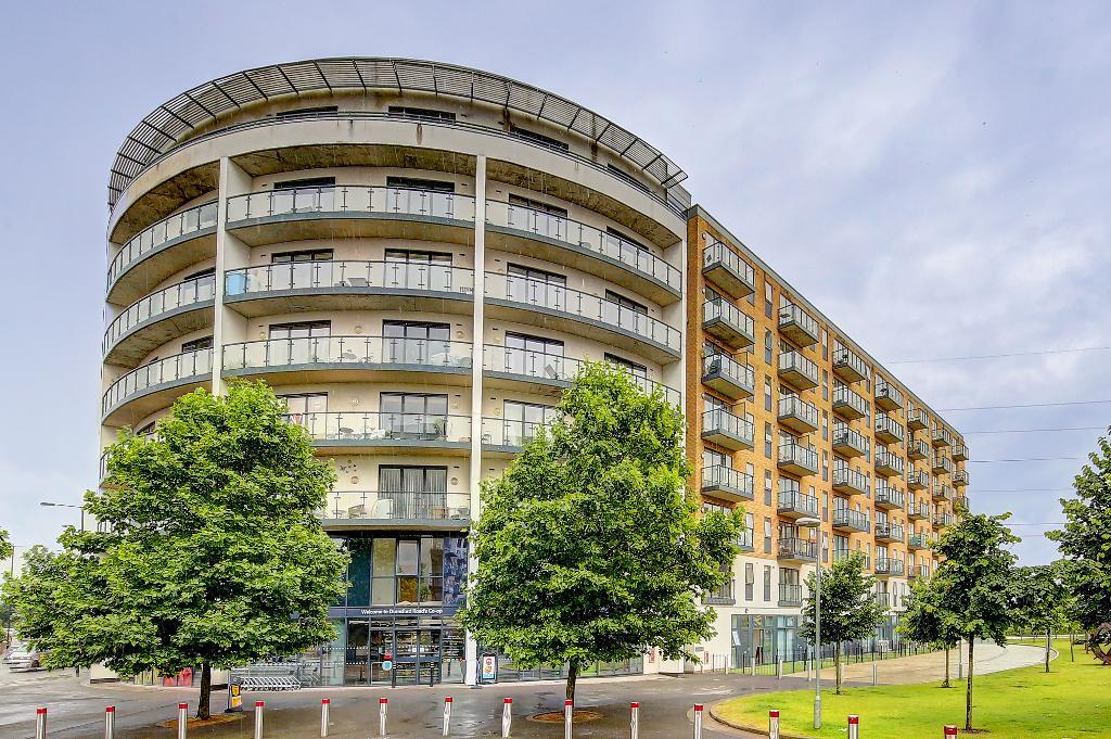 Flat Durnsford Road in Greater London