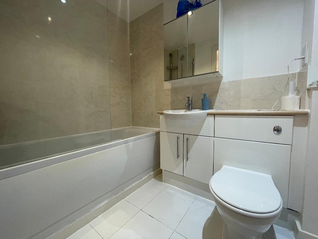 Flat Durnsford Road in Greater London