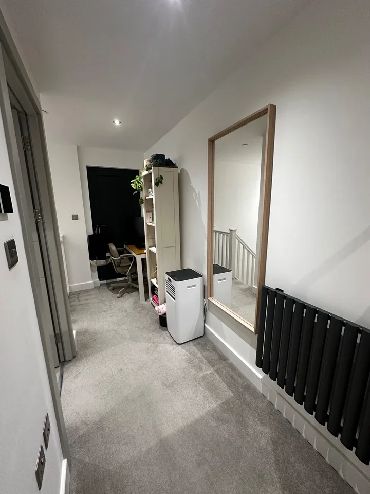 Flat Diggers Lane in Elmbridge