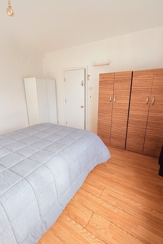 Room Newburn Street in Greater London