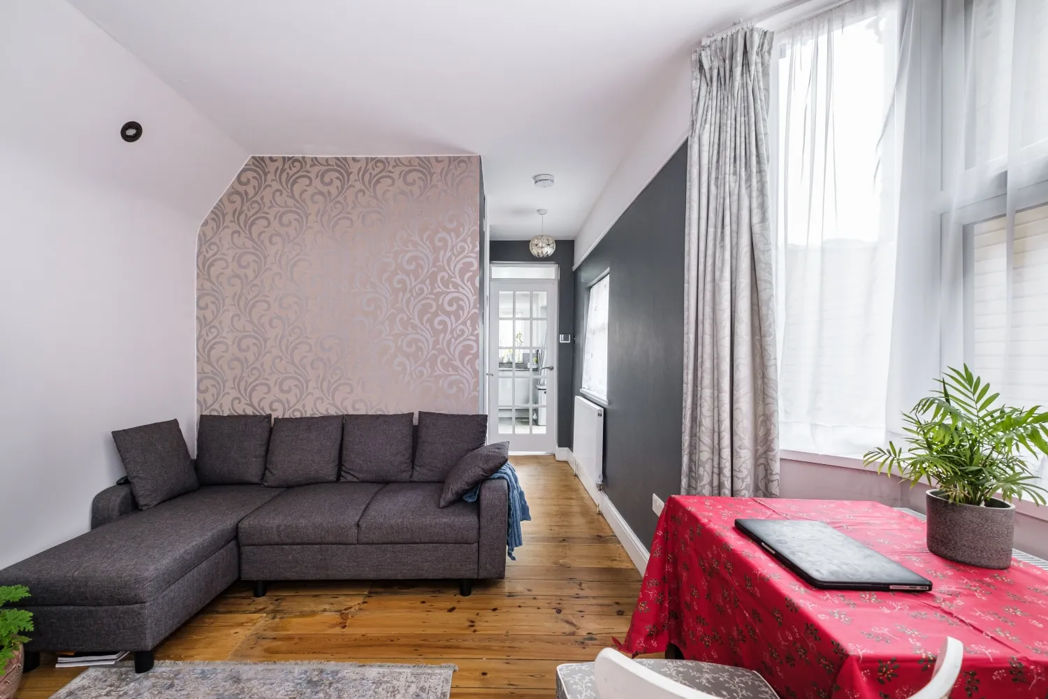 Flat High Road Leytonstone in Greater London
