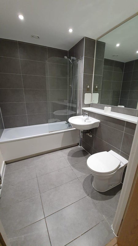 Room Union Road in Greater London