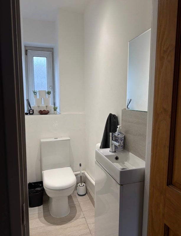 Room Abbey Street in Greater London