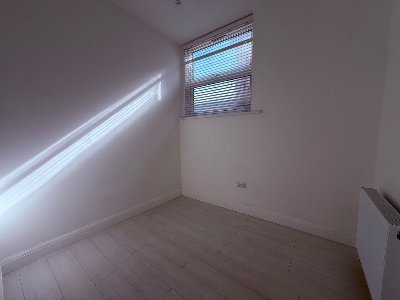 Flat Lyon Park Avenue in Greater London