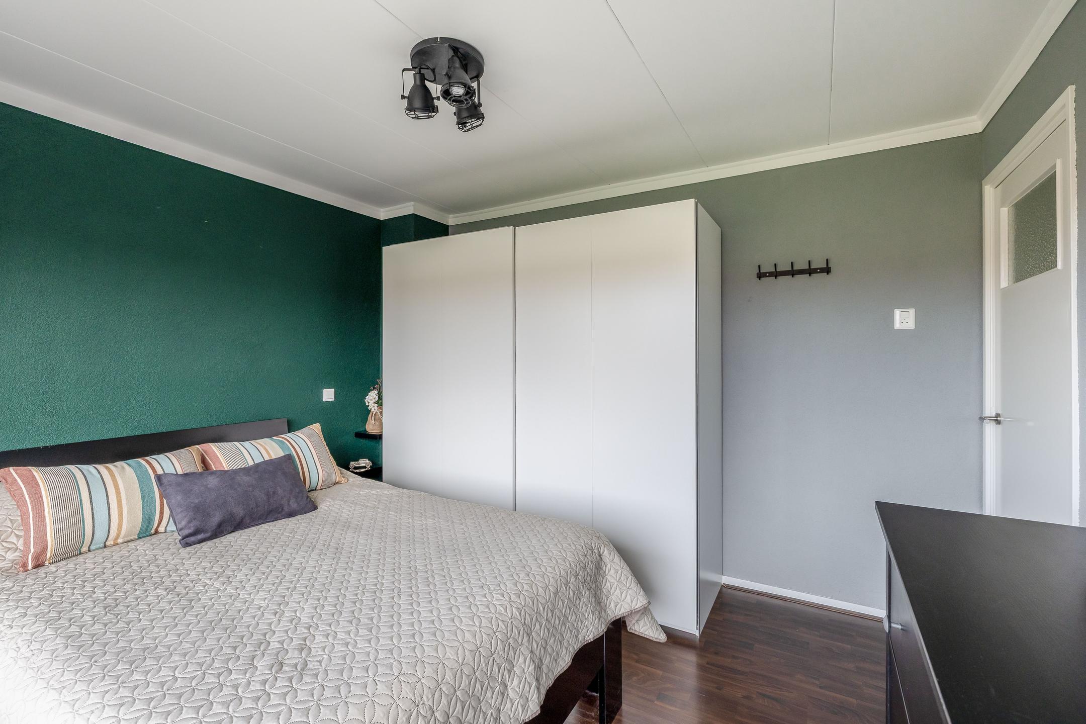 Tussenwoning te koop: Prinses Beatrixstraat 15, Fijnaart