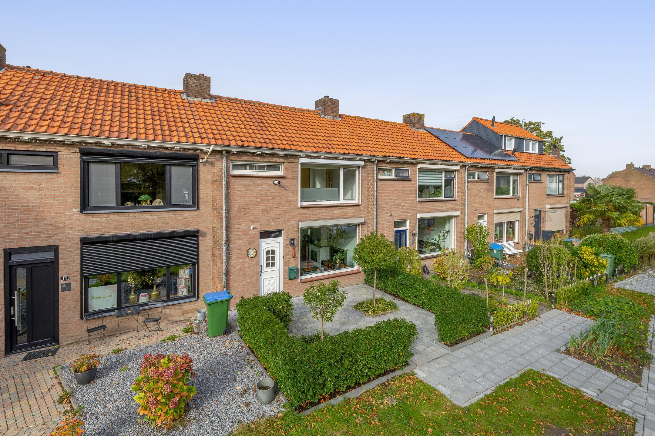 Tussenwoning te koop: Prinses Beatrixstraat 15, Fijnaart