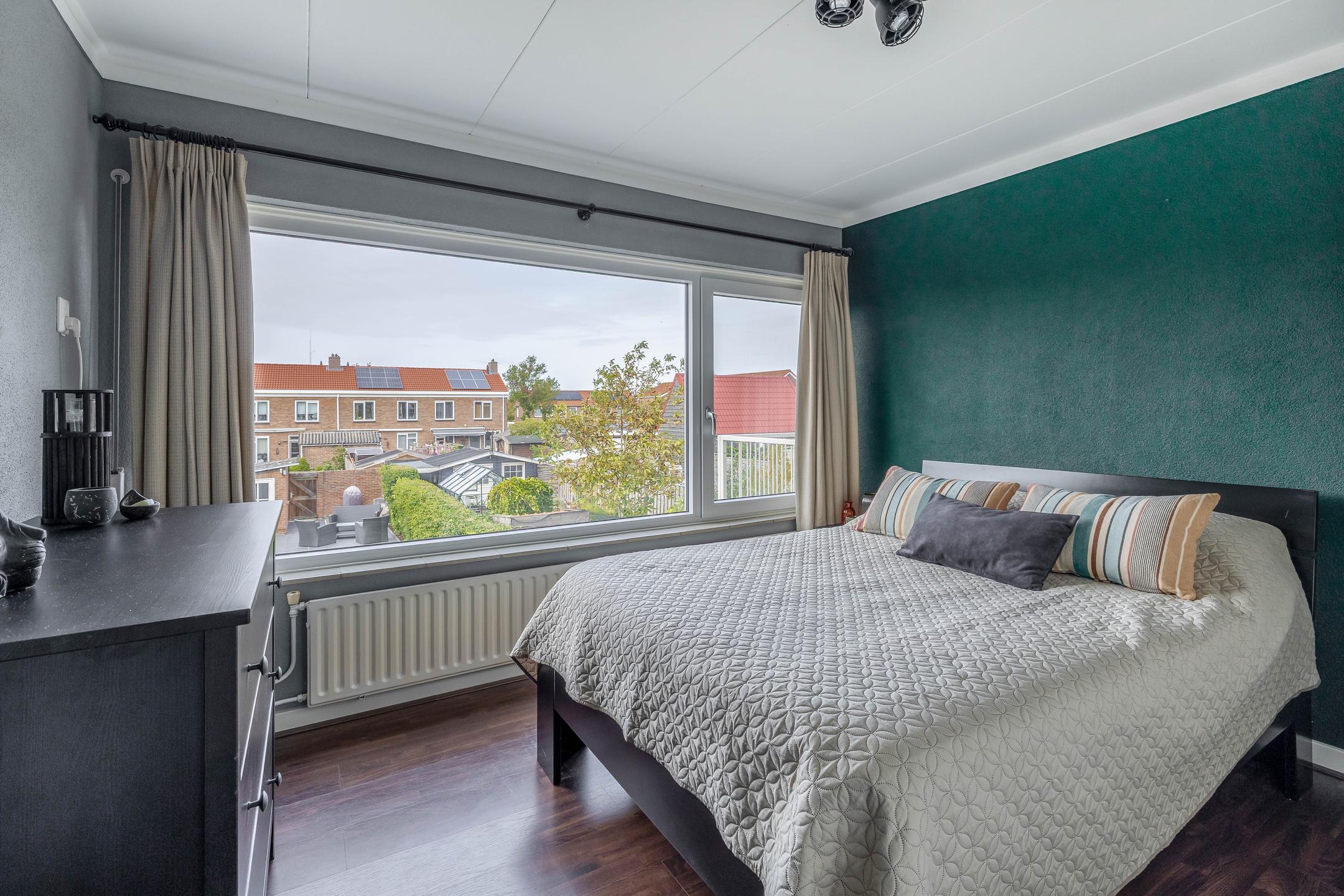 Tussenwoning te koop: Prinses Beatrixstraat 15, Fijnaart