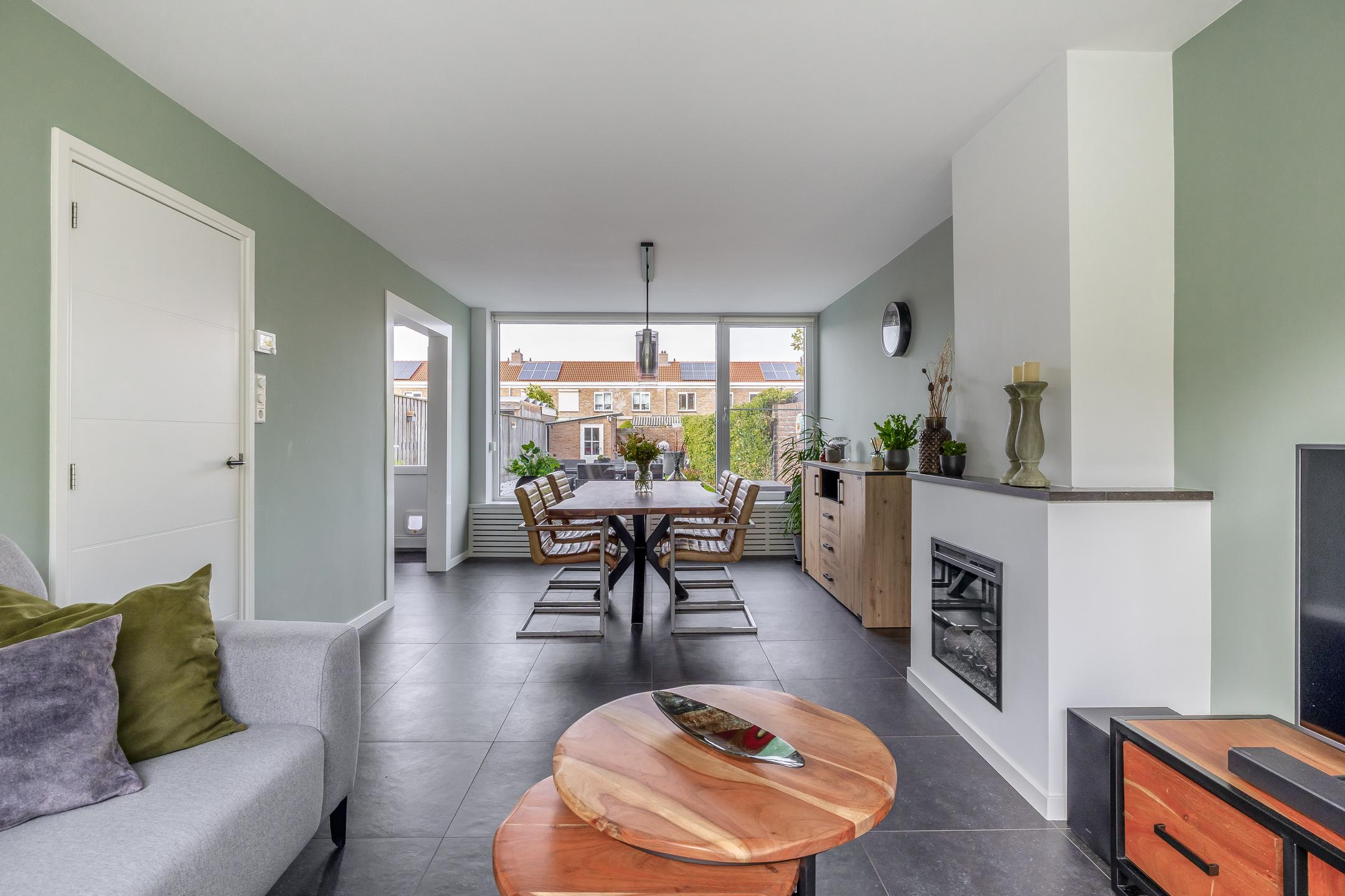 Tussenwoning te koop: Prinses Beatrixstraat 15, Fijnaart
