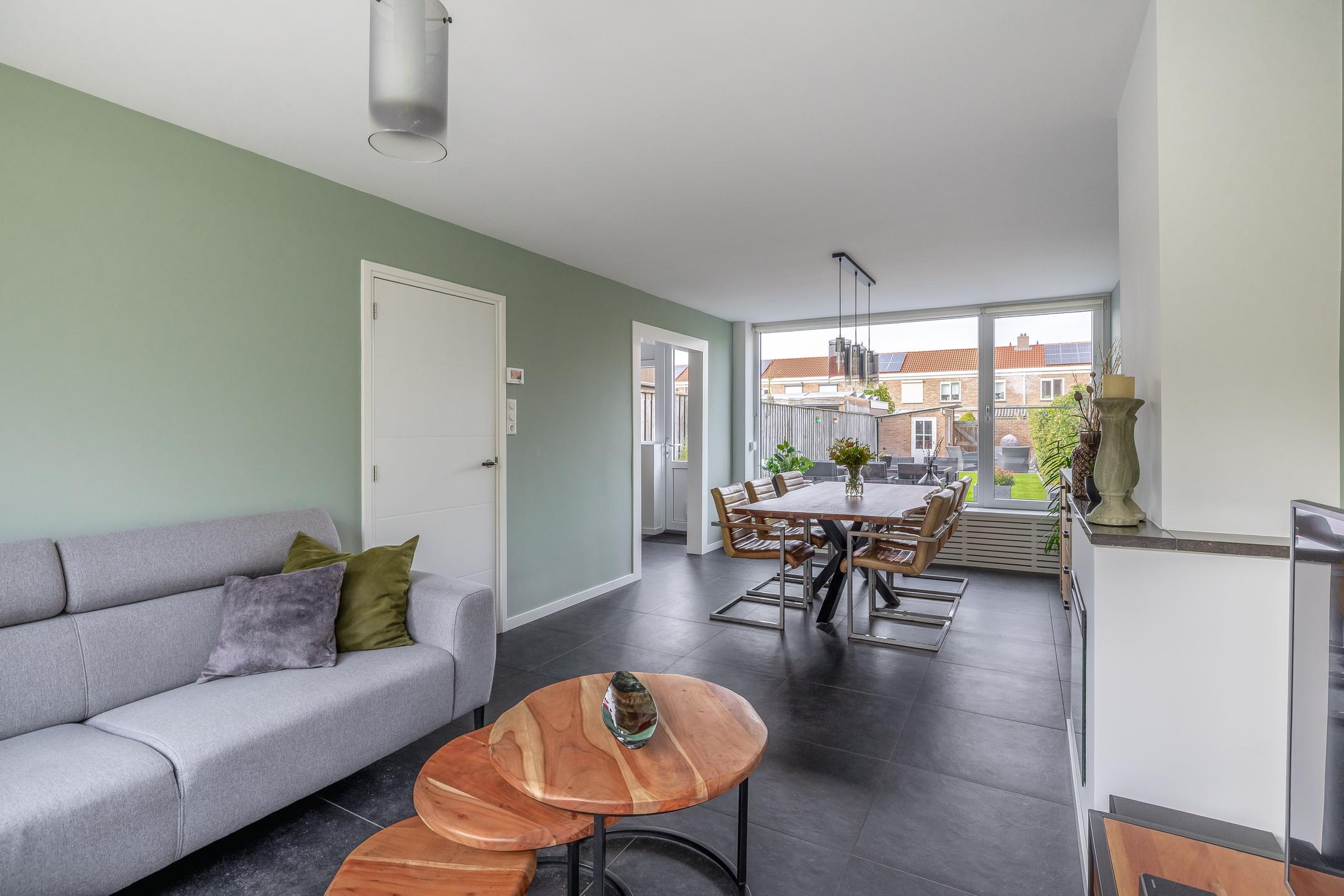 Tussenwoning te koop: Prinses Beatrixstraat 15, Fijnaart