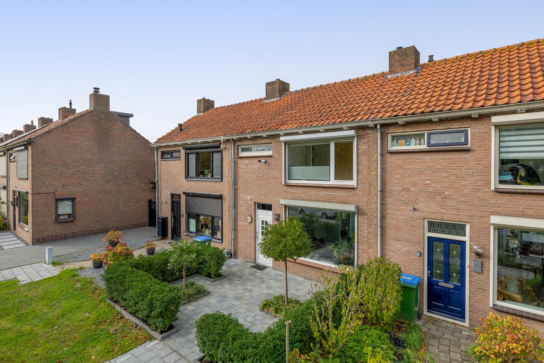 Tussenwoning te koop: Prinses Beatrixstraat 15, Fijnaart