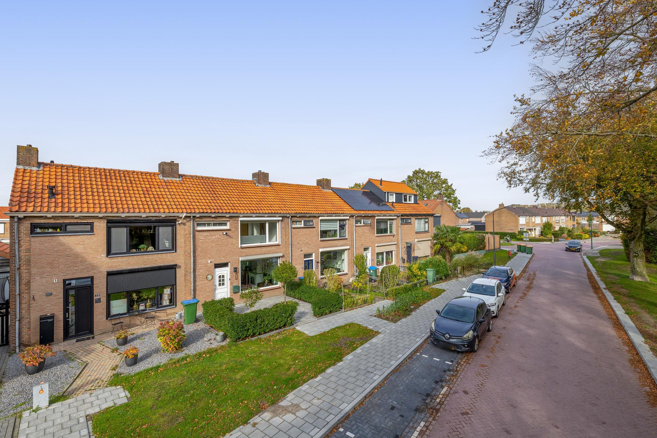 Tussenwoning te koop: Prinses Beatrixstraat 15, Fijnaart