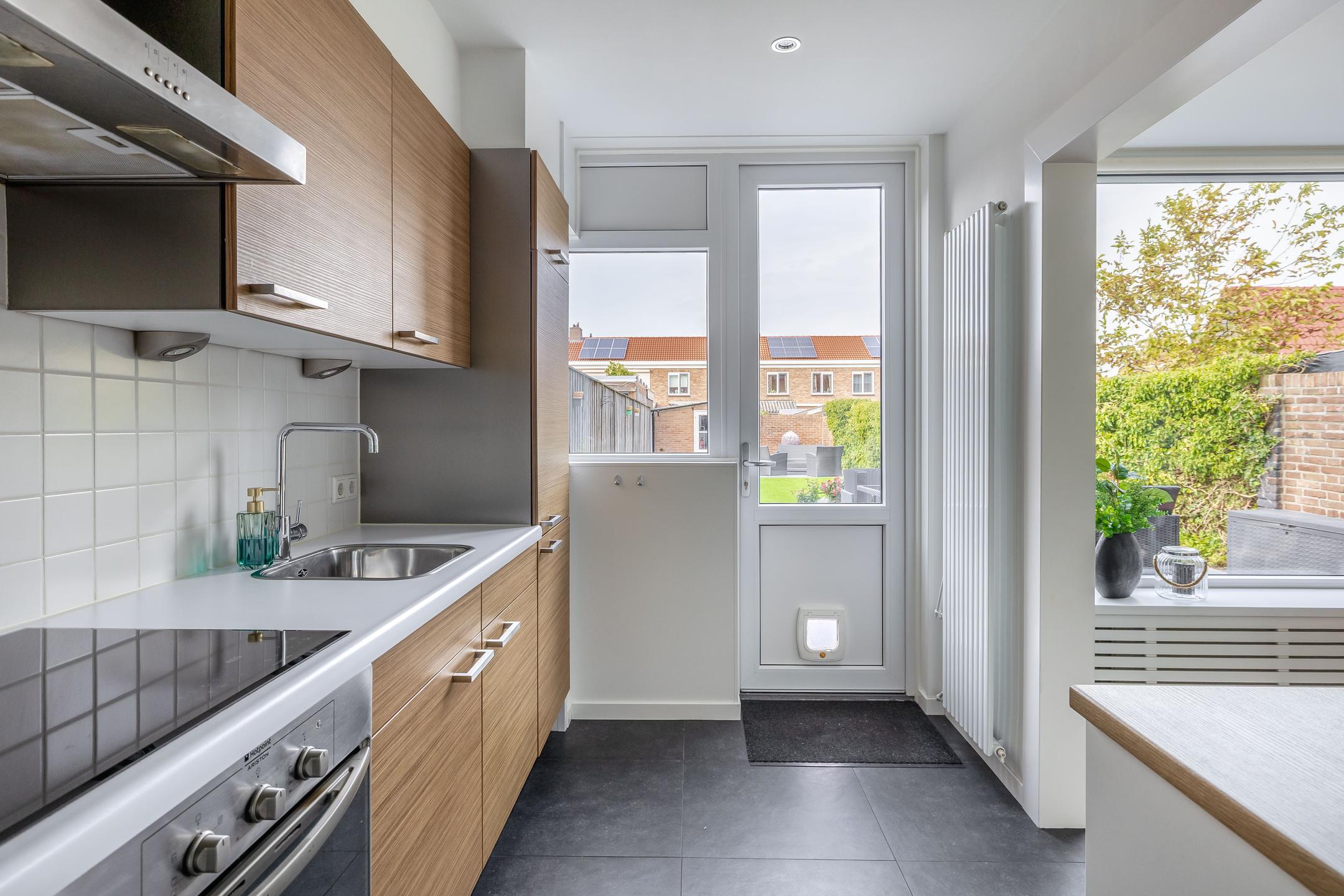 Tussenwoning te koop: Prinses Beatrixstraat 15, Fijnaart