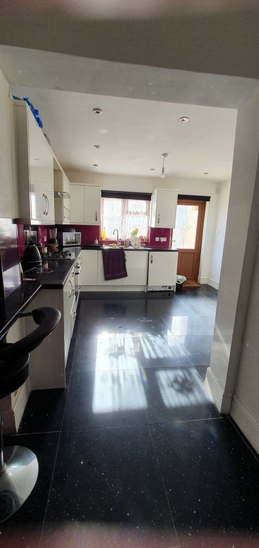 Room Clements Road in Greater London