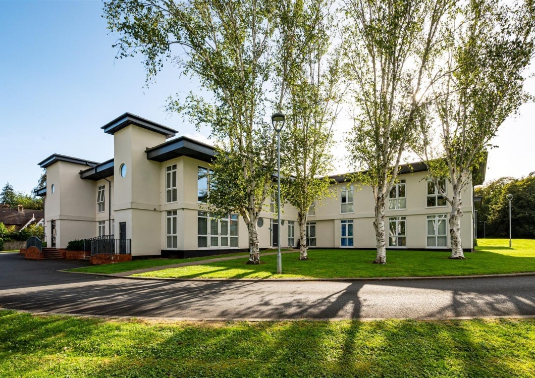 Flat Danescourt Road in Wolverhampton