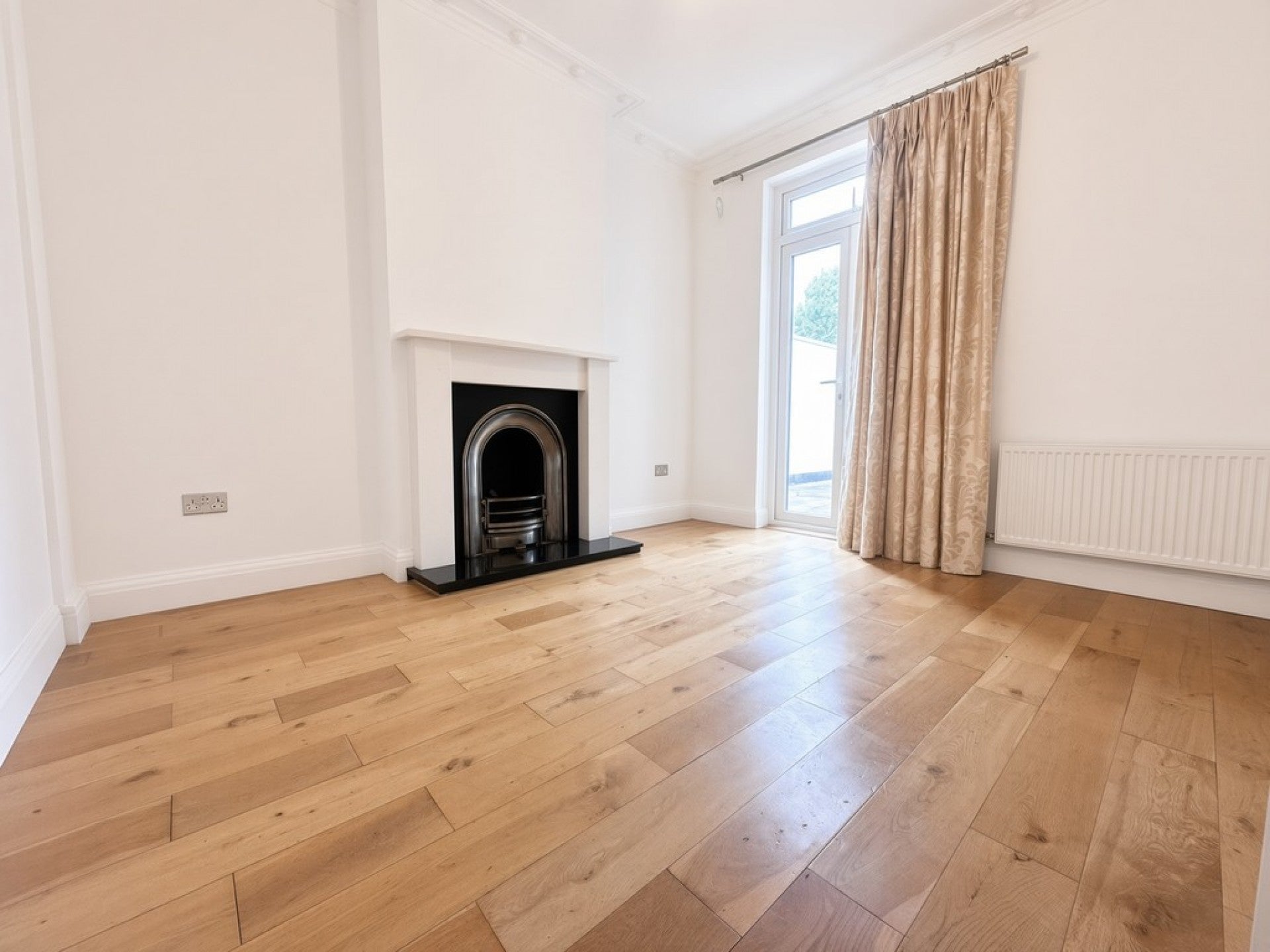Room Sidney Road in Borough of Spelthorne