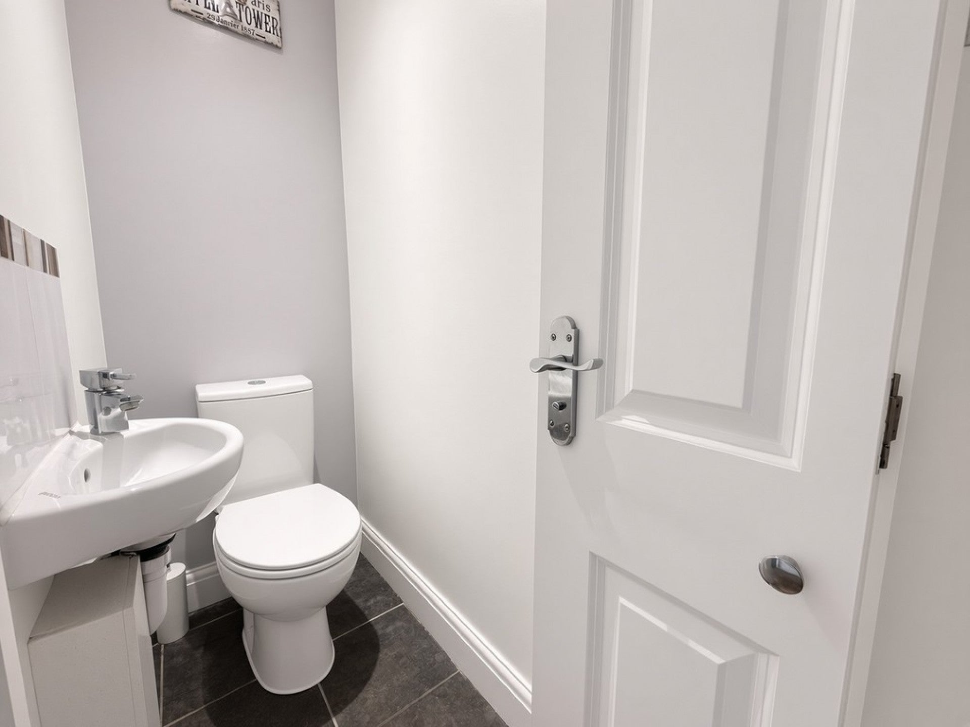 Room Sidney Road in Borough of Spelthorne