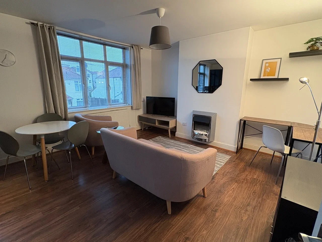 Flat Sandling Avenue in Bristol