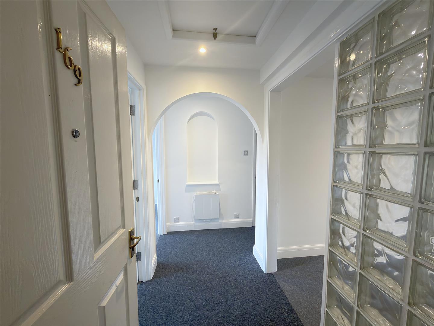 Flat Waterside Close in Greater London