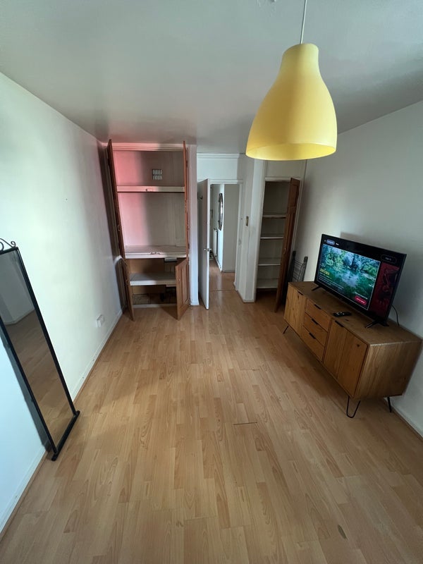 Room Leather Gardens in Greater London