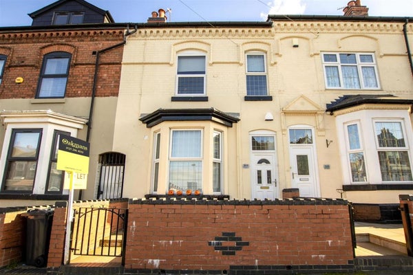 Flat Rotton Park Road in Birmingham