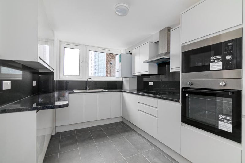 Room North End Road in Greater London