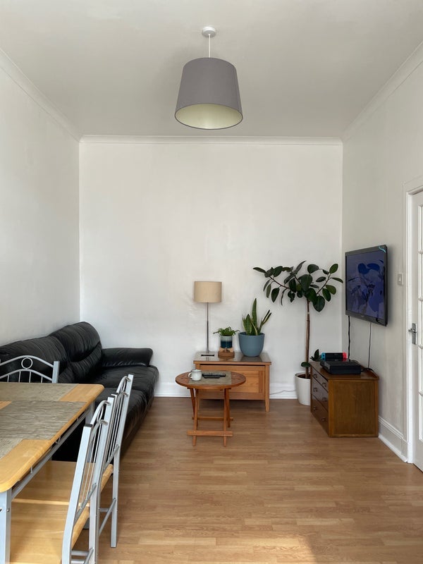Room Westfield Road in City of Edinburgh
