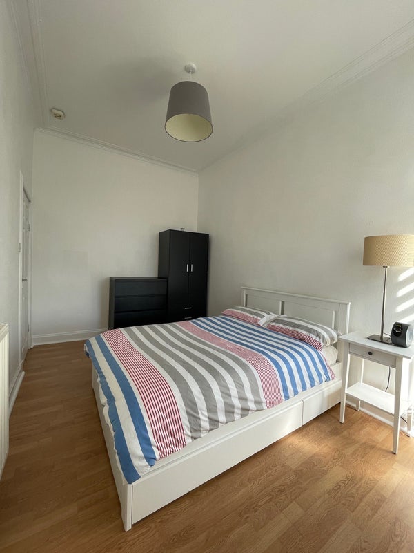 Room Westfield Road in City of Edinburgh