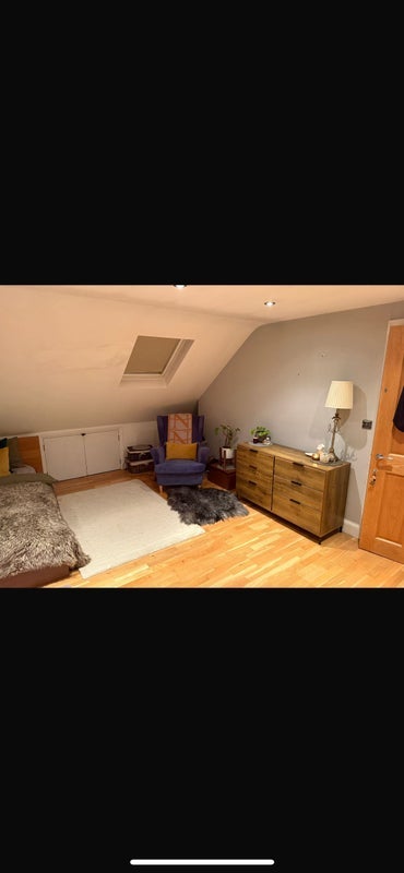 Room George Crescent in Greater London