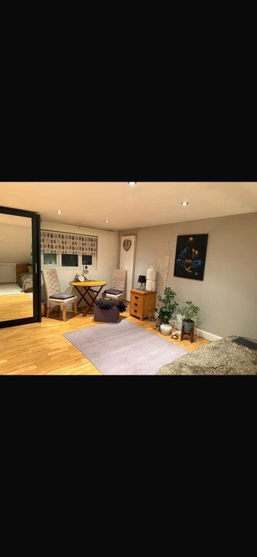 Room George Crescent in Greater London