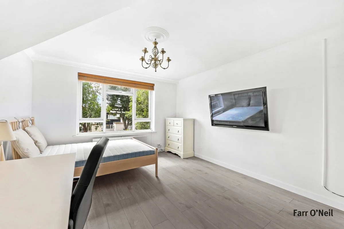 Room Queen's Road in Epping Forest
