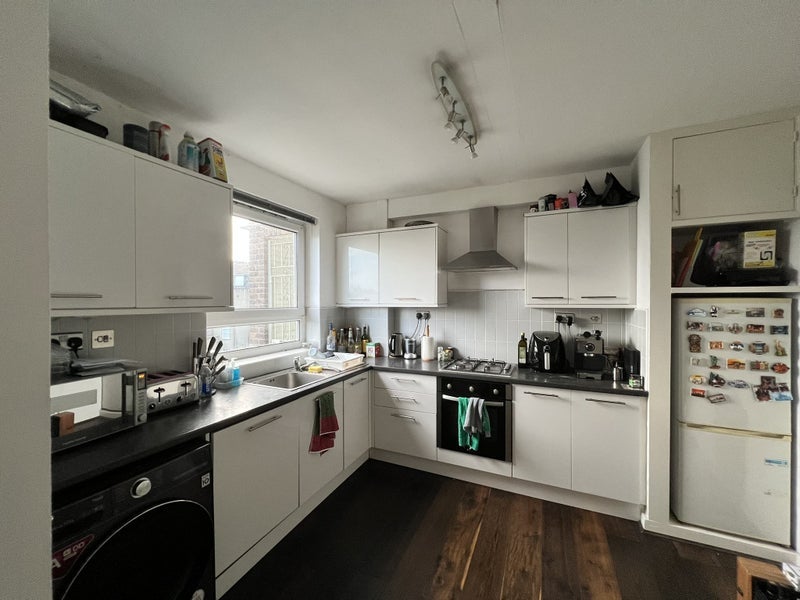 Room Elia Mews in Greater London