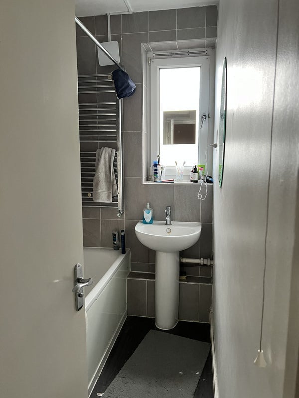 Room Elia Mews in Greater London