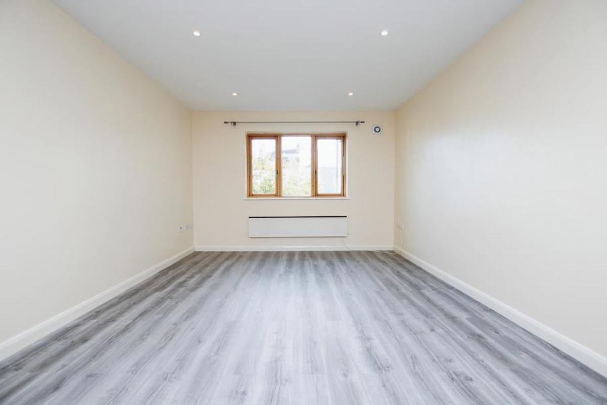 Flat Goodhind Street in Bristol