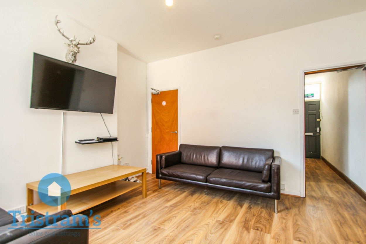 Room Leslie Road in Nottingham