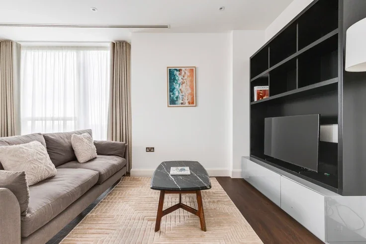 Flat Dockyard Lane in Greater London
