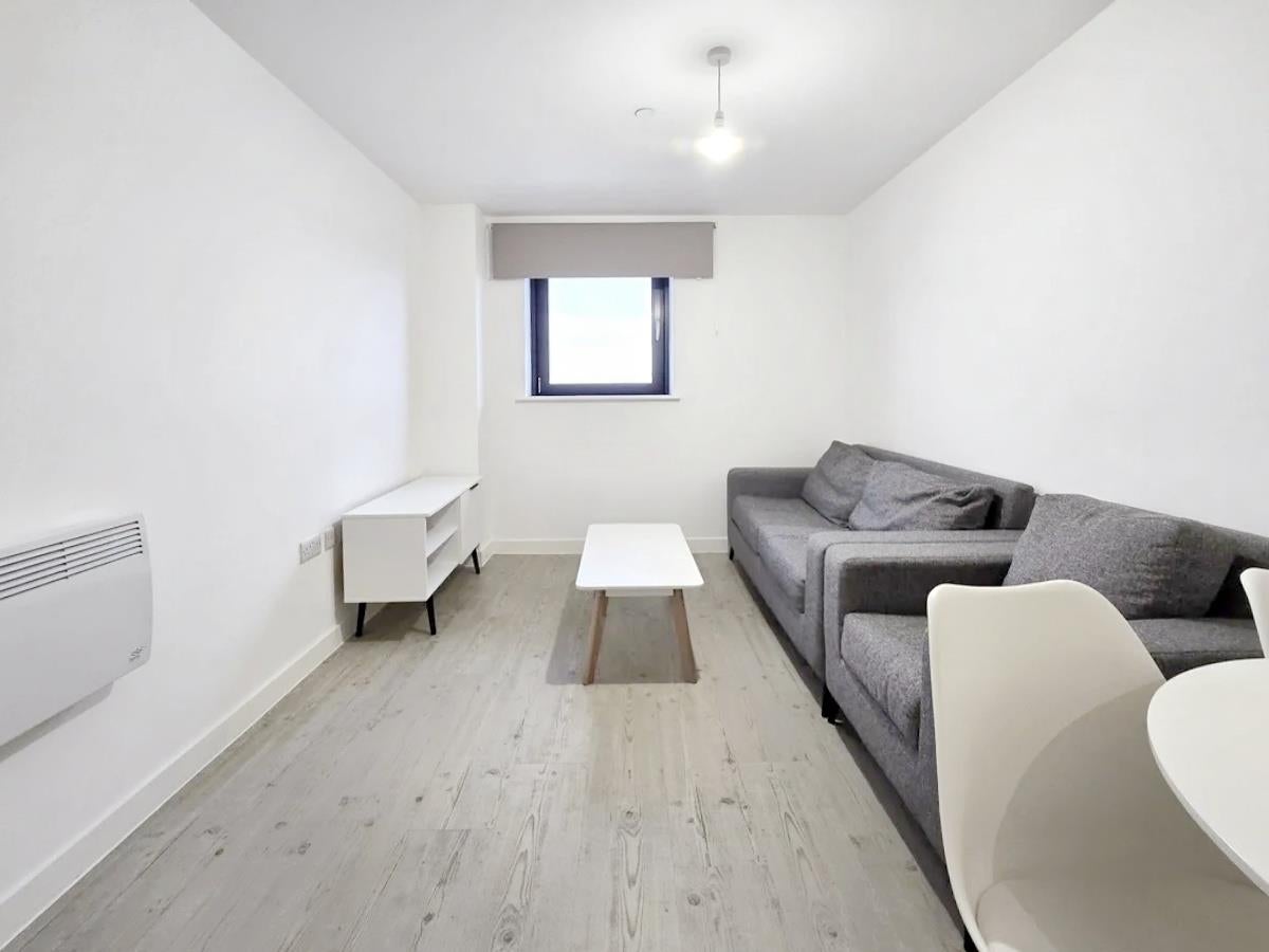Flat Furness Quay in Salford