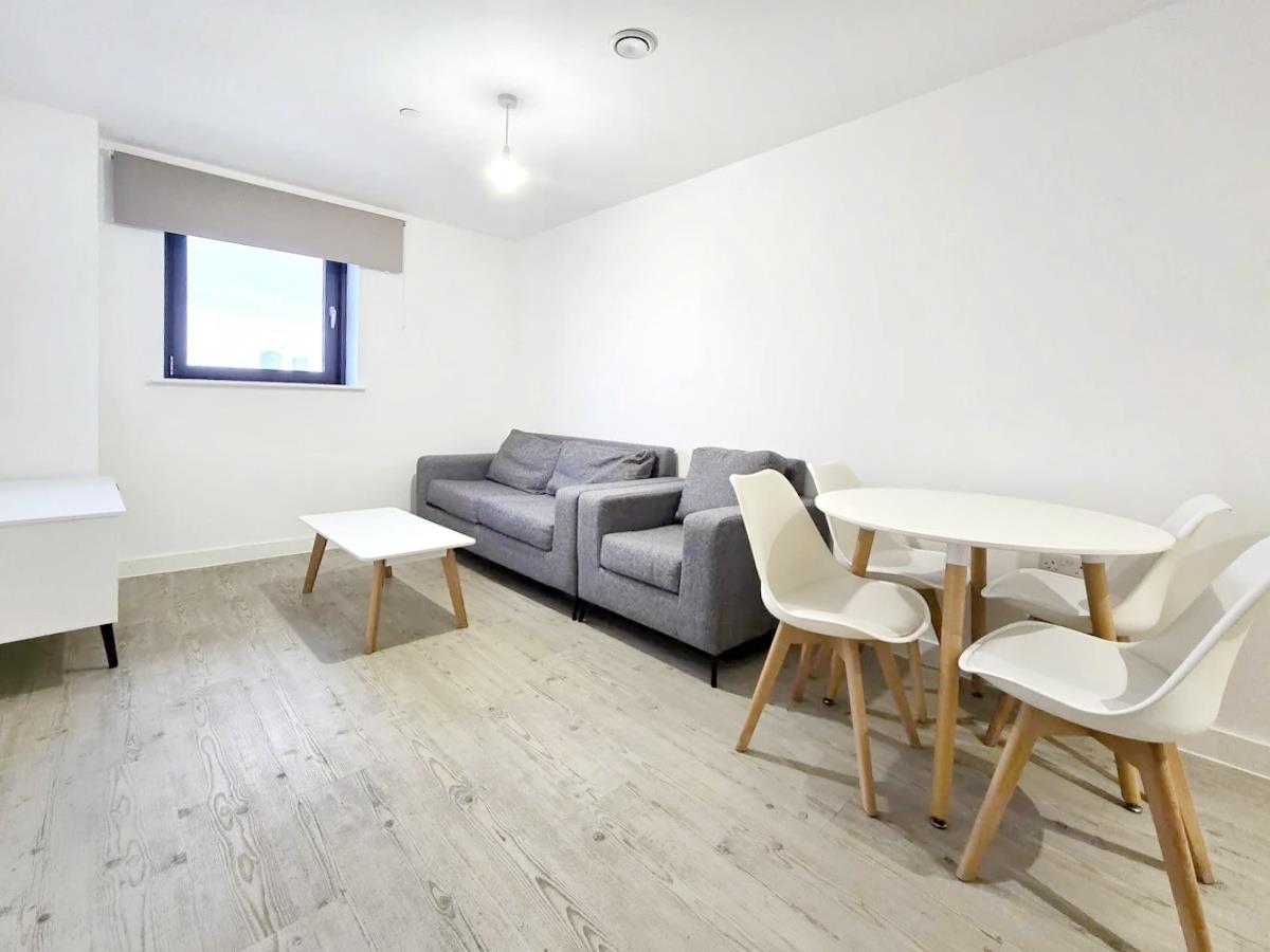 Flat Furness Quay in Salford