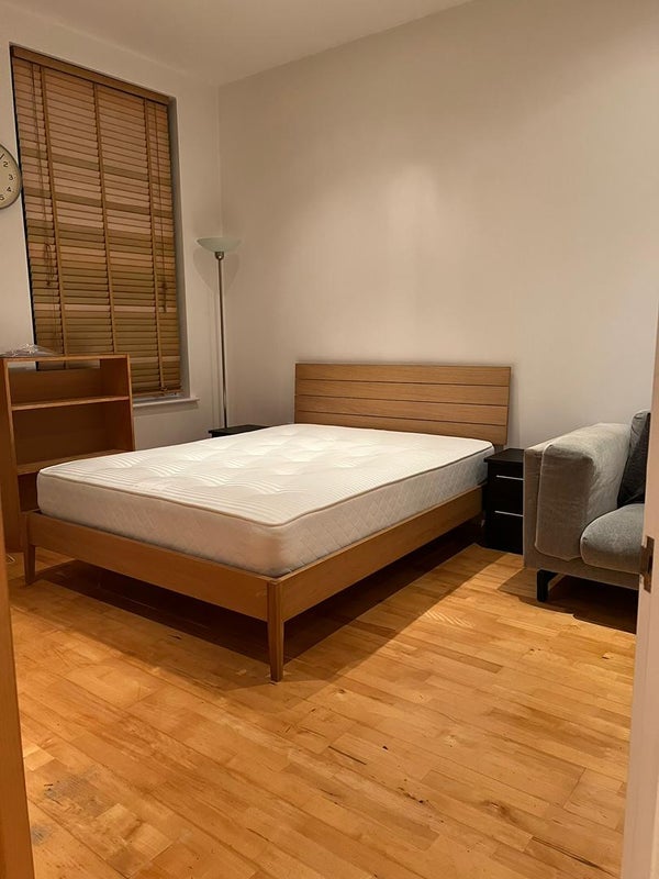Room Grange Park in Greater London