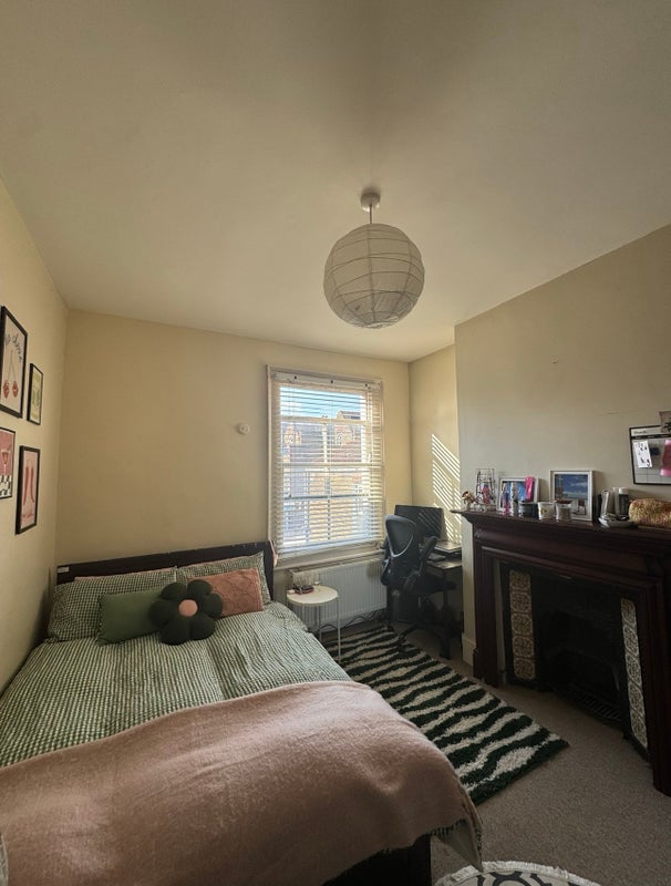 Room Rookstone Road in Greater London