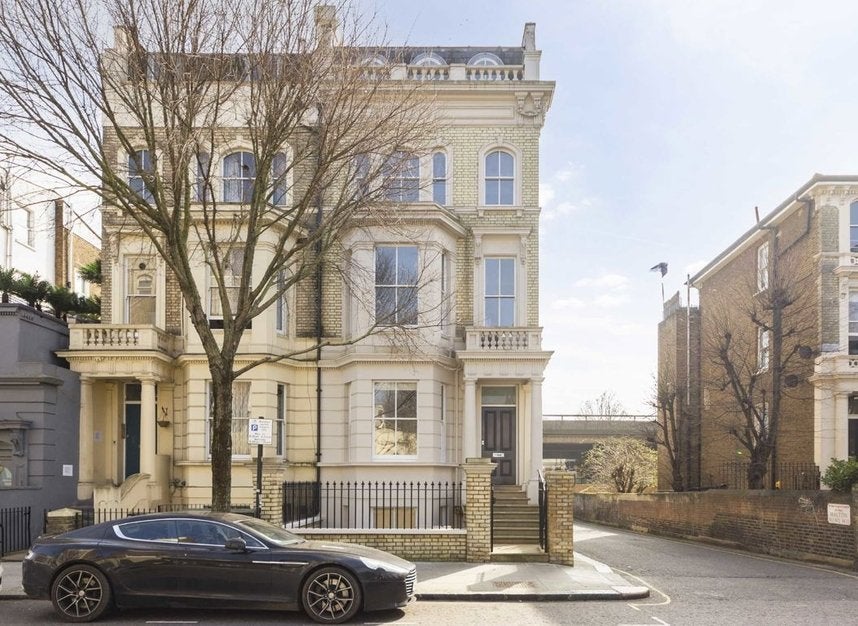 Flat Cambridge Gardens in Greater London