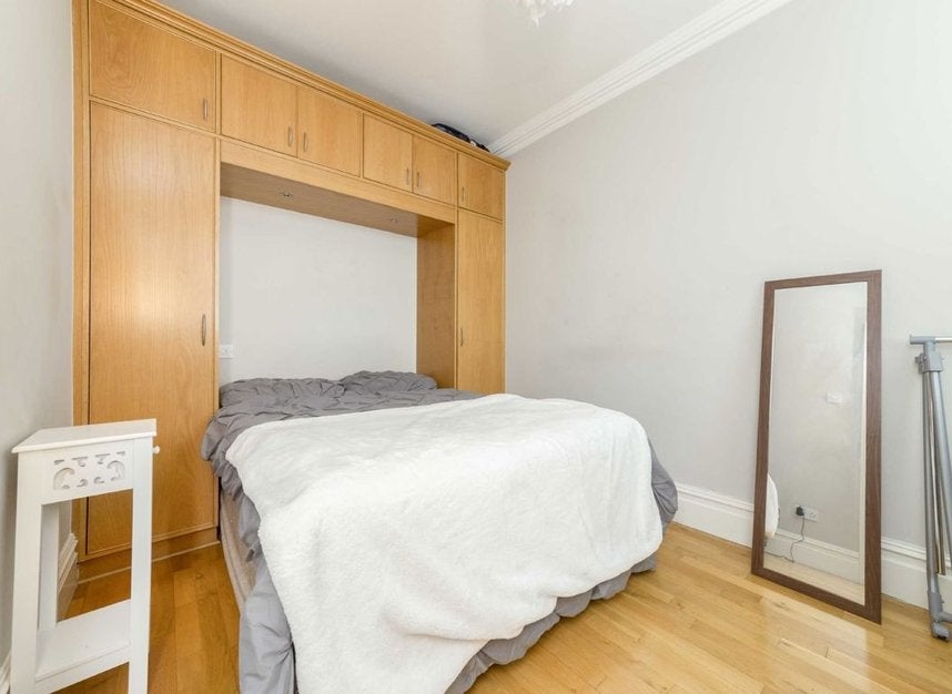 Flat Cambridge Gardens in Greater London