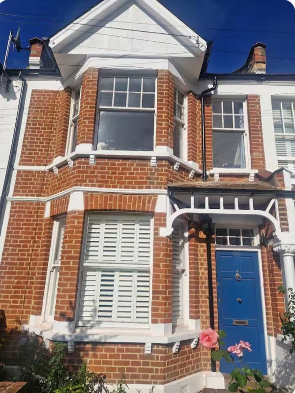 Room Trentham Street in Greater London