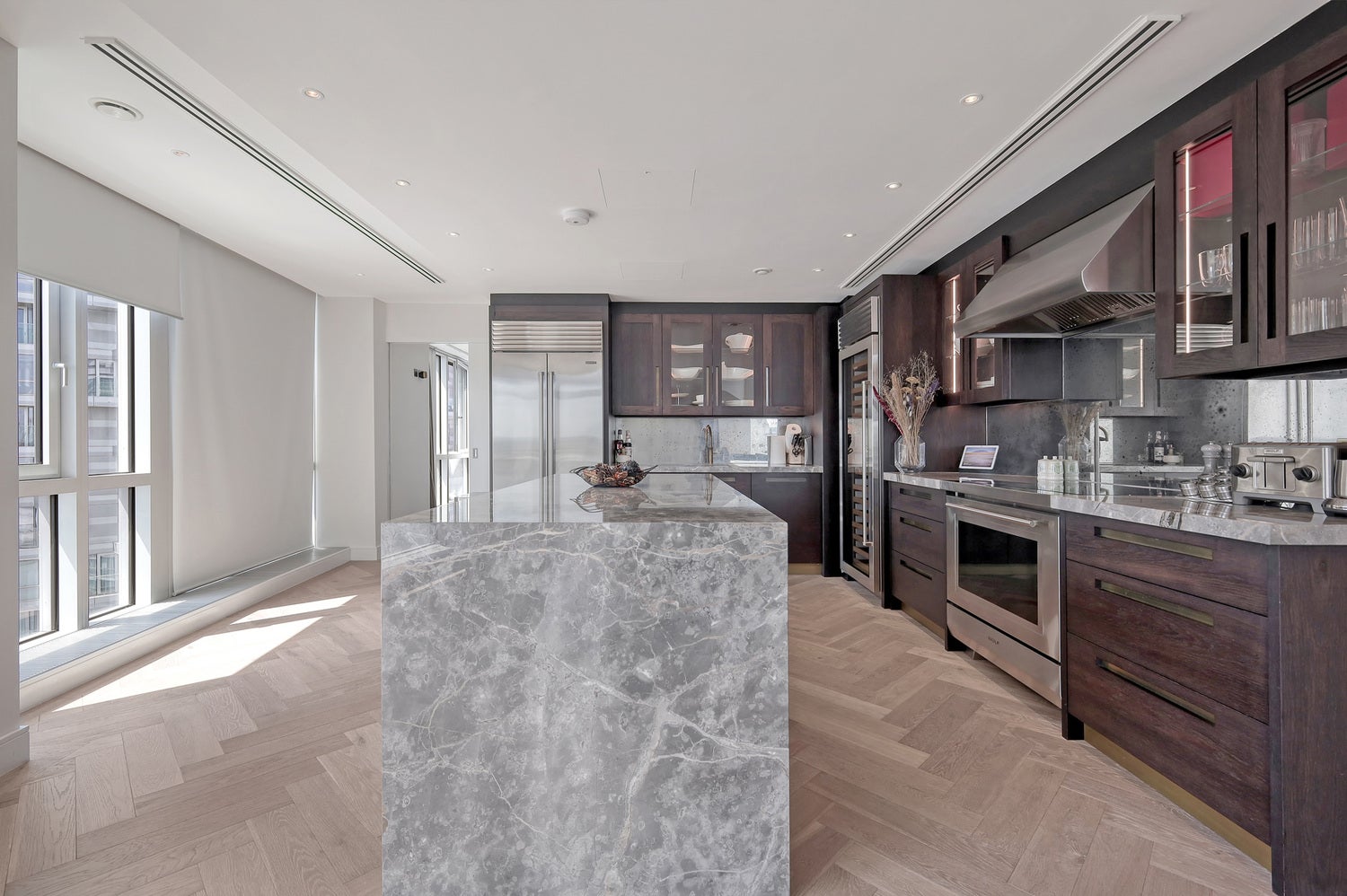 Flat Fairmont Avenue in Greater London