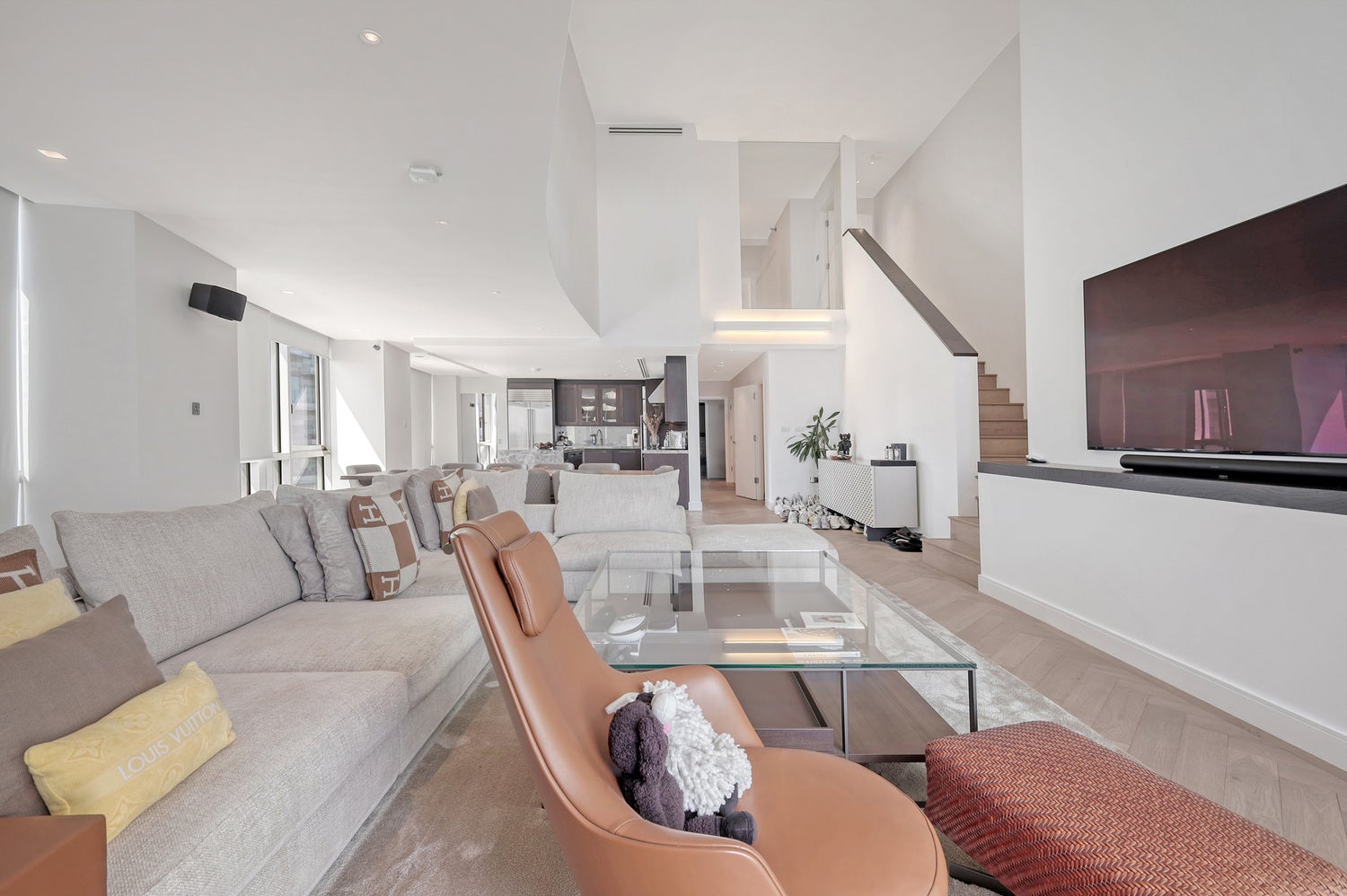 Flat Fairmont Avenue in Greater London