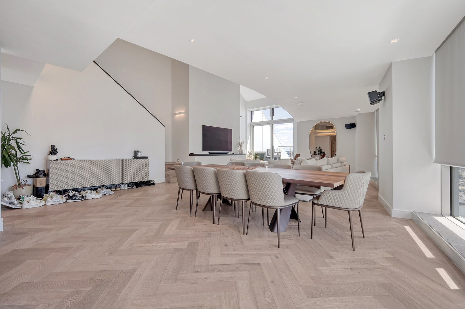 Flat Fairmont Avenue in Greater London