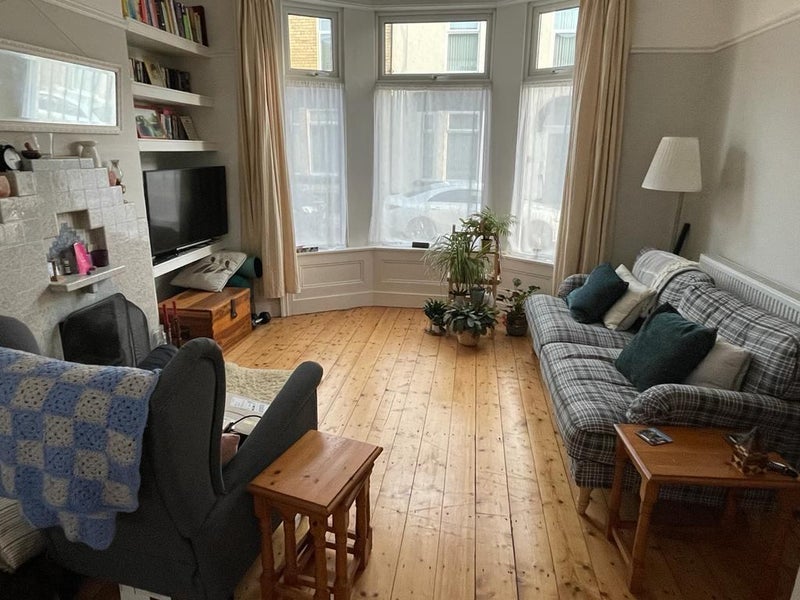 Flat Belgrave Road in Liverpool